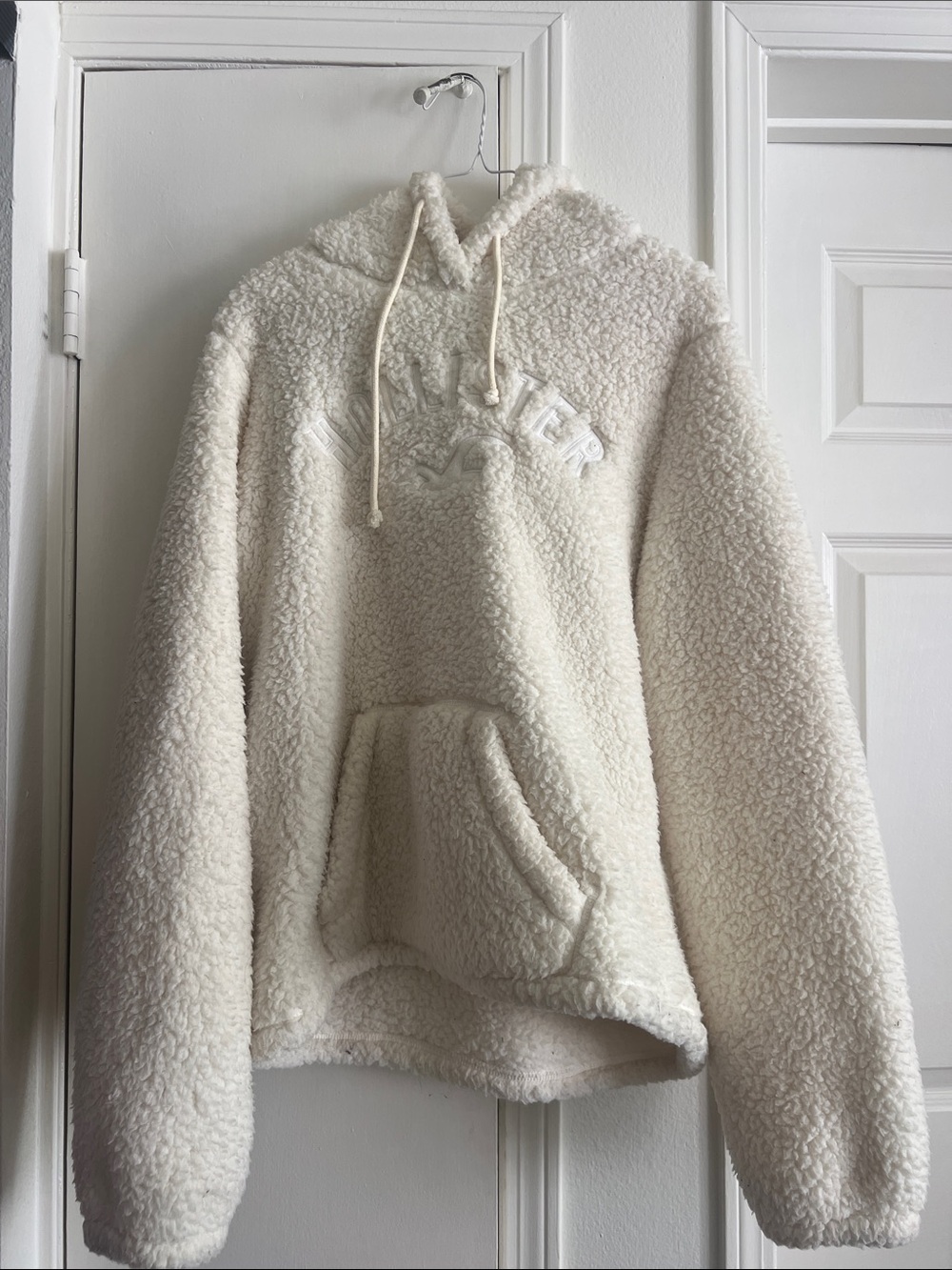 Hollister Off-White Sherpa Hoodie with Embroidered Logo